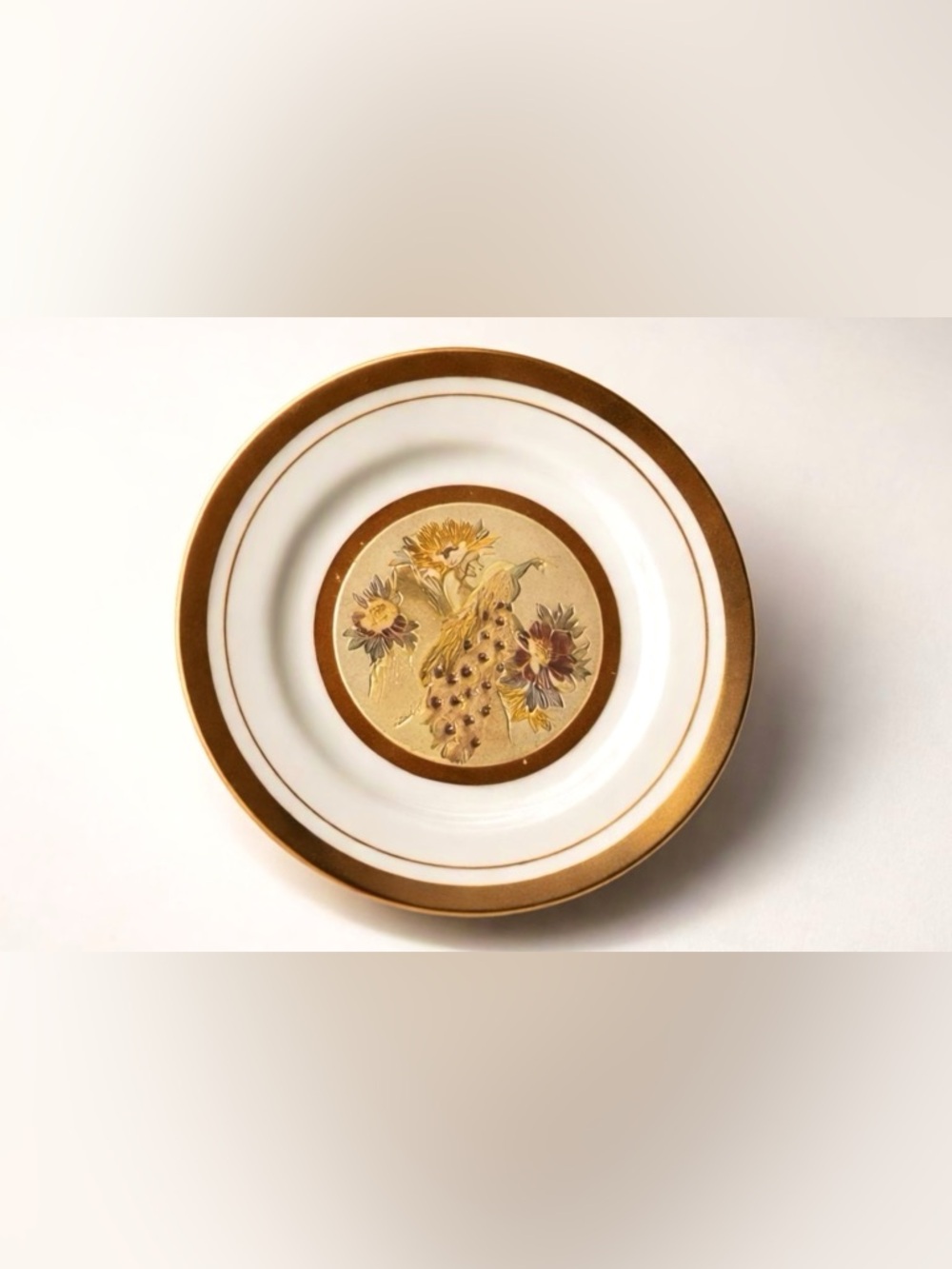Decorative peacock plate traditional Japanese Chokin art porcelain and gilded.